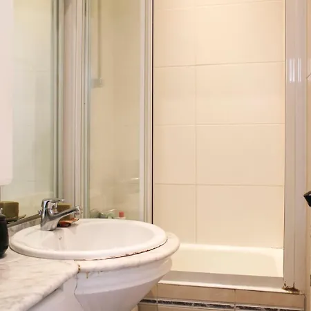 Spacious And Bright Aparment Of 60 M Διαμέρισμα *