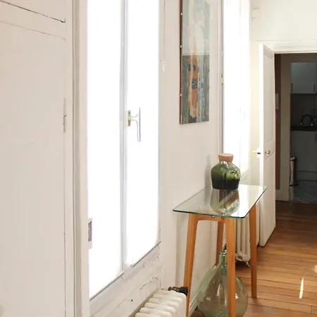 Spacious And Bright Aparment Of 60 M Διαμέρισμα